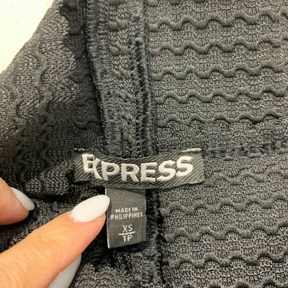 Express Structured Flare Pouf Skirt Women Size XS Black Textured Pleated Rubber - Picture 6 of 9